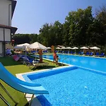 Complex Hunter's Lejlighedshotel Shkorpilovtsi