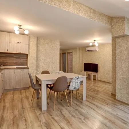 комплекс Hunter's Апартхотел *