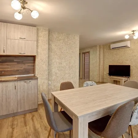 комплекс Hunter's Апартхотел Шкорпиловци