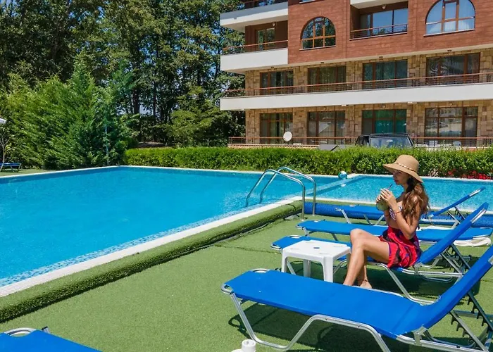 Complex Hunter's Shkorpilovtsi