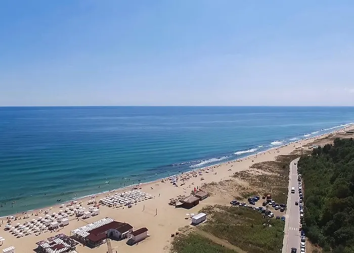 Aparthotel Complex Hunter's 4*